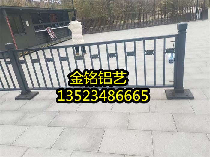 如何挑选更好的郑州铝艺阳台护栏呢?