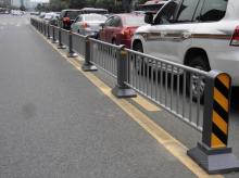 道路护栏厂家